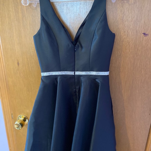 Formal black dress - Picture 3 of 4